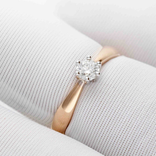 Klasikinis sužadėtuvių žiedas su briliantu