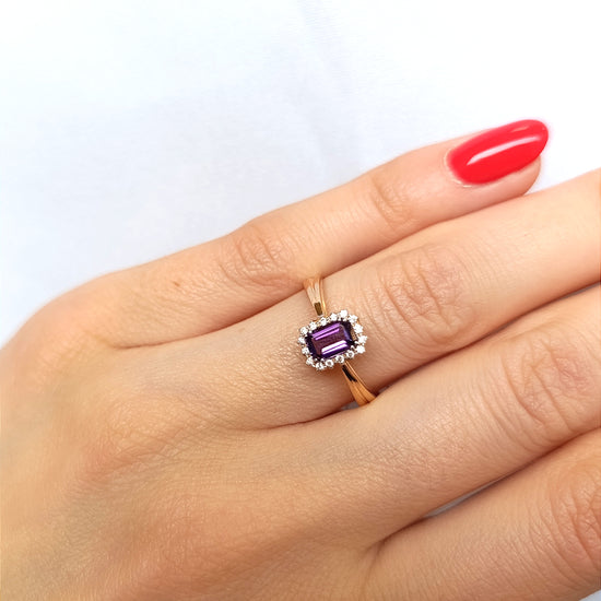 Sužadėtuvių žiedas su violetiniu ametistu