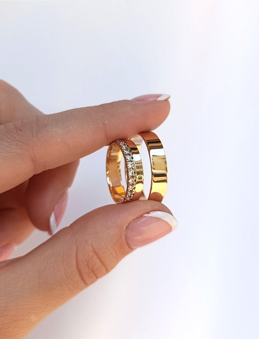 Vestuviniai žiedai iš rožinio aukso 585, poliruotas paviršius, pusiau ištisinė briliantų linija