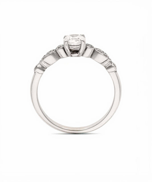 Elegantiškas deimantinis žiedas iš balto aukso