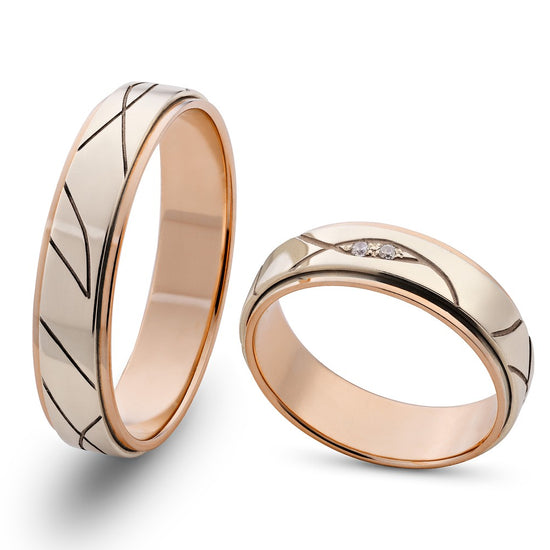 Dviejų spalvų vestuviniai žiedai su grafiniu raštu ir cirkonių akcentu, 5 mm