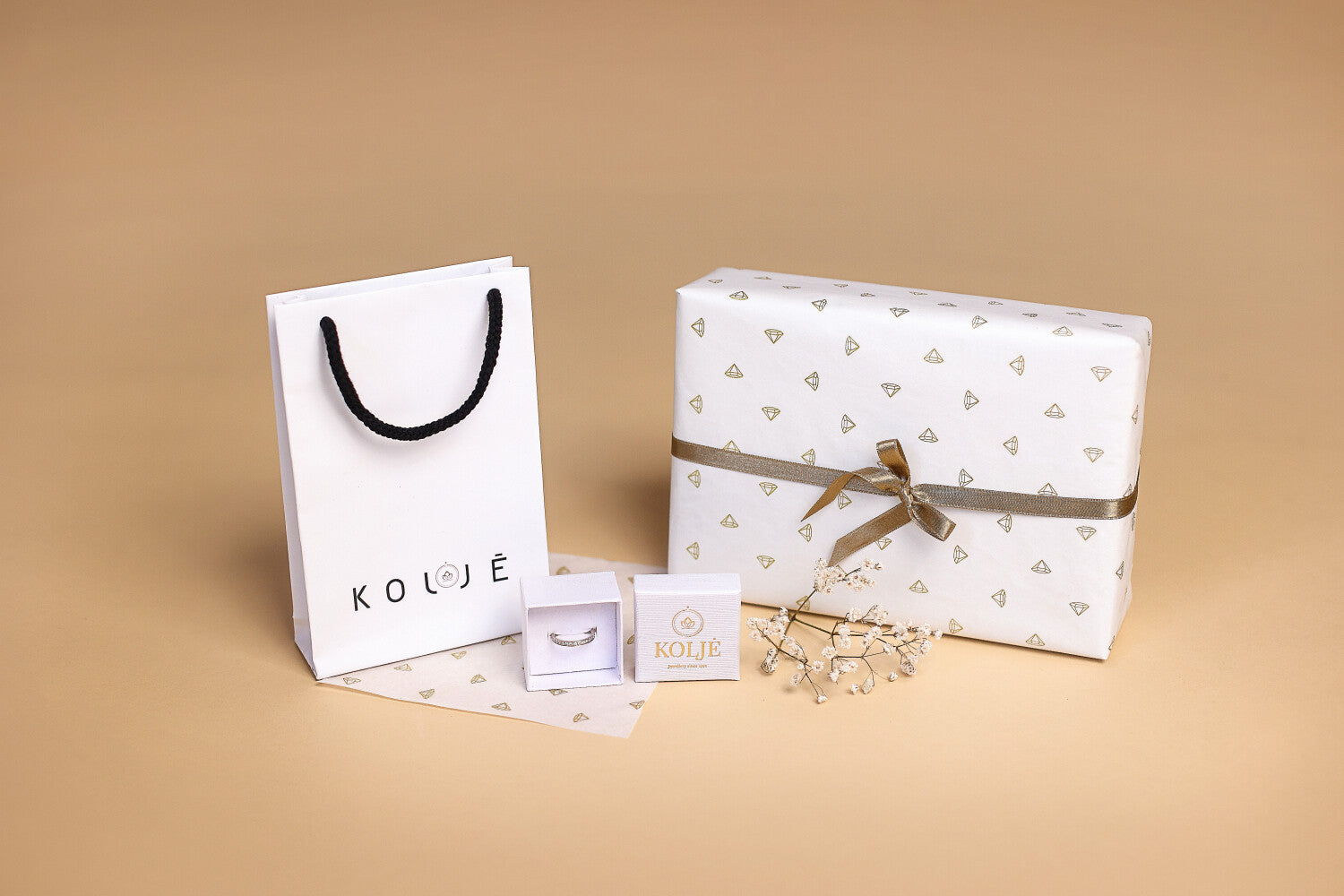 Žiedas su deimantais 0.07ct. Kolje